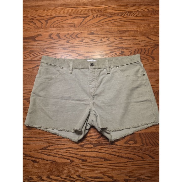 Carve Designs Pants - Carve Designs Oahu Corduroy Shorts Womens Size 14 Sage Green 4" Inseam